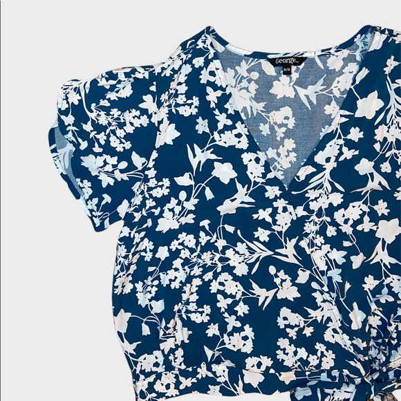 Tulip Sleeve Wrap Top - Picture 4 of 7